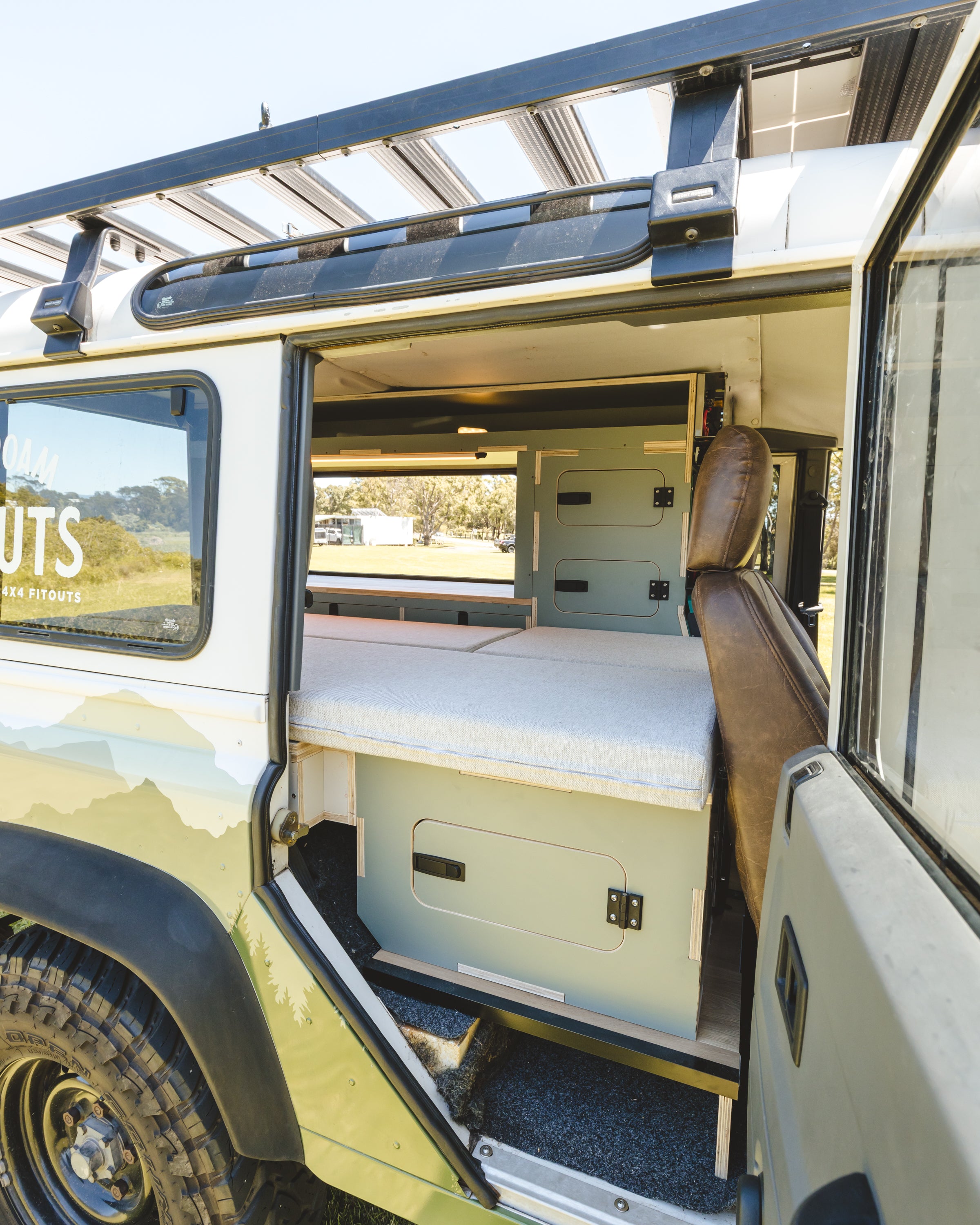 Land Rover Defender- The Overlander Kit