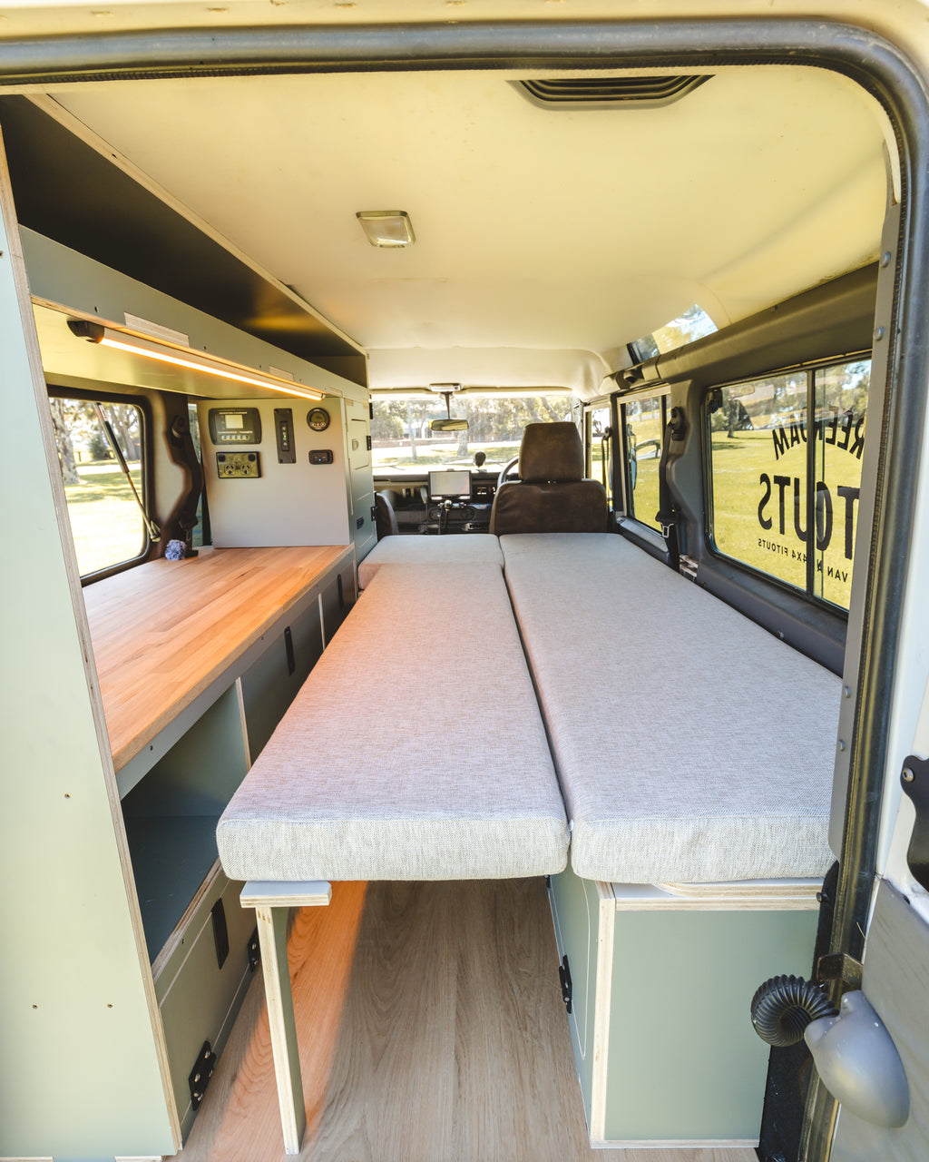 Land Rover Defender- The Overlander Kit