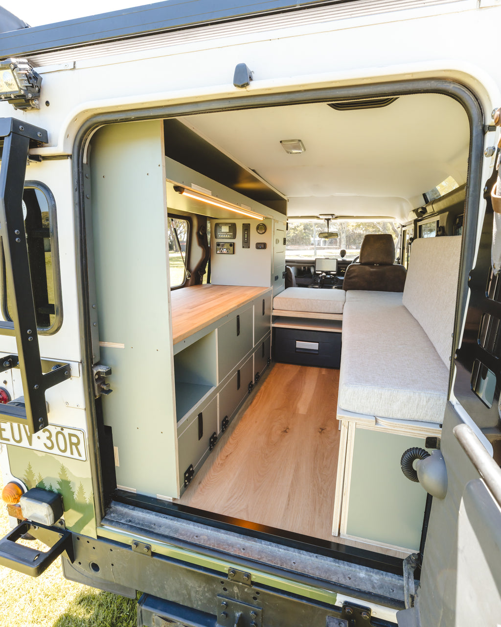 Land Rover Defender- The Overlander Kit