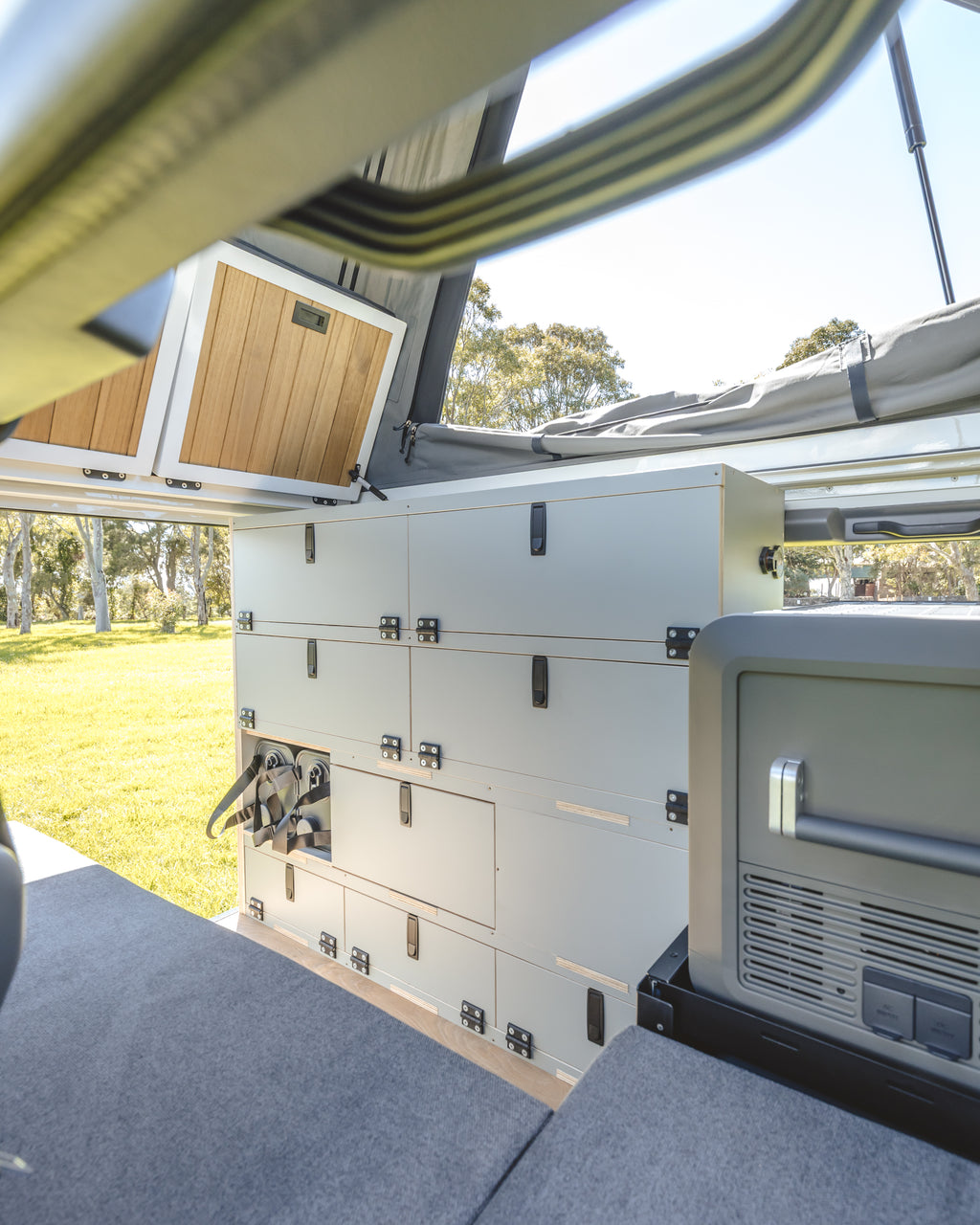 Land Rover Defender- The Traveller Kit